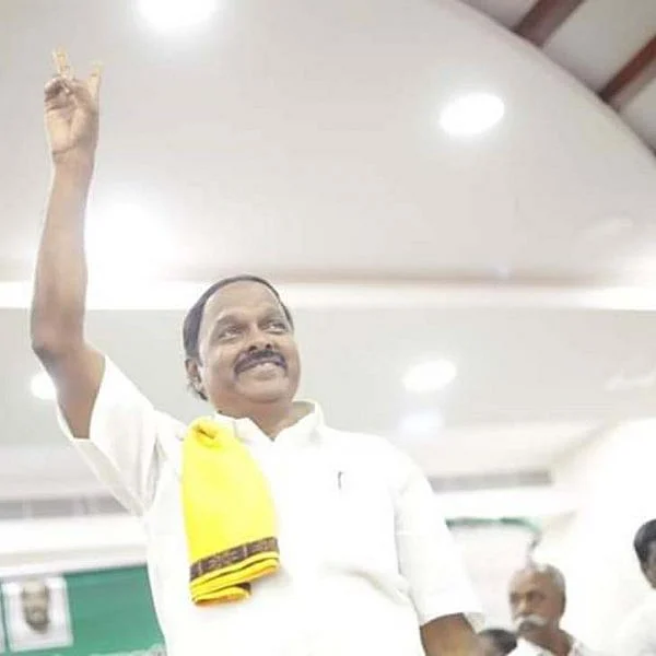 `மோடிக்கு வாக்களிக்கலன்னா பாகிஸ்தான் குண்டுபோட்டுக் கொன்னுடும்!'-ஏ.சி.சண்முகத்தின் அணுகுண்டுப் பிரசாரம்