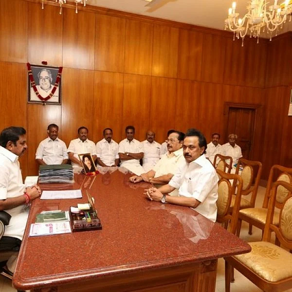 காவிரி விவகாரத்தில் அடுத்தகட்ட நடவடிக்கை: முதல்வர் பழனிசாமியுடன் ஸ்டாலின் ஆலோசனை!