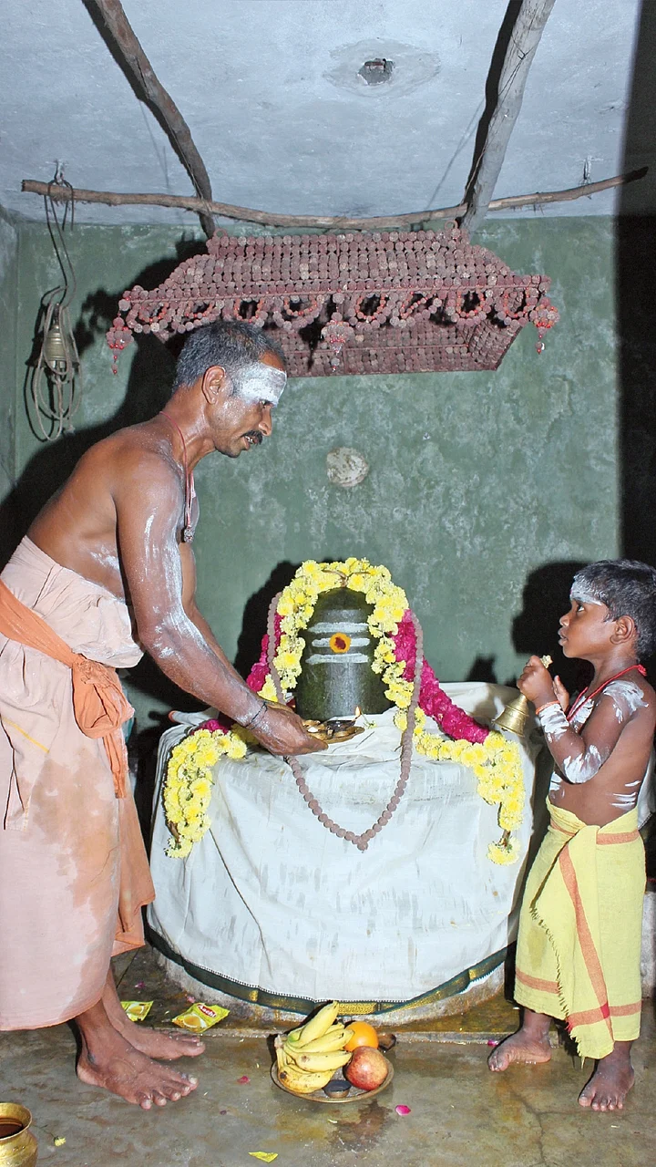 கயிலாசநாதர் கோயில் அர்ச்சகராக ஒரு தலித்! - கேரளாவுக்கு முன்னோடி தமிழ்நாடு