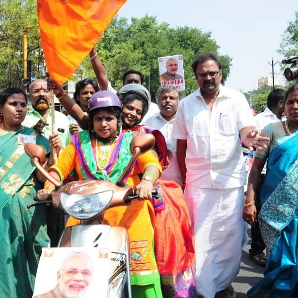 `நோட்டு கொடுத்து நோட்டாவை வெல்ல வேண்டிய அவசியமில்லை' - தமிழிசை!