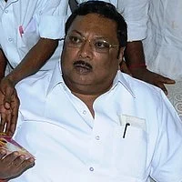 அறிவாலயத்தில் கருணாநிதிக்கு காது குத்துகின்றனர்: மு.க.அழகிரி ஆவேசம்!