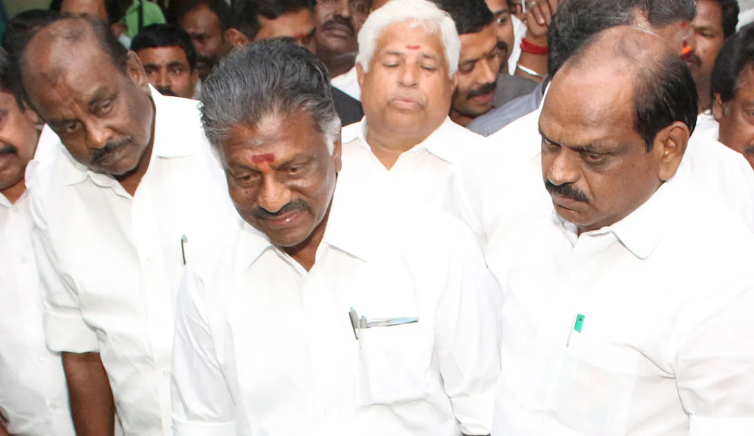 அரண்டு கிடக்கும் 'ஓபிஎஸ்' டீம்... வேட்பாளர் பட்டியலிலும் பெயர் காலி?