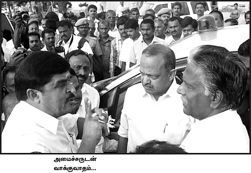 'யாரைக் கேட்டு என் தொகுதிக்குள்ளே வந்தீங்க?'