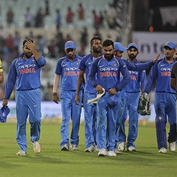 சைனாமேன் குல்தீப் ஹாட்ரிக்... 26 ஆண்டுகளுக்குப் பின் ஒரு சாதனை! #MatchAnalysis #IndVsAus