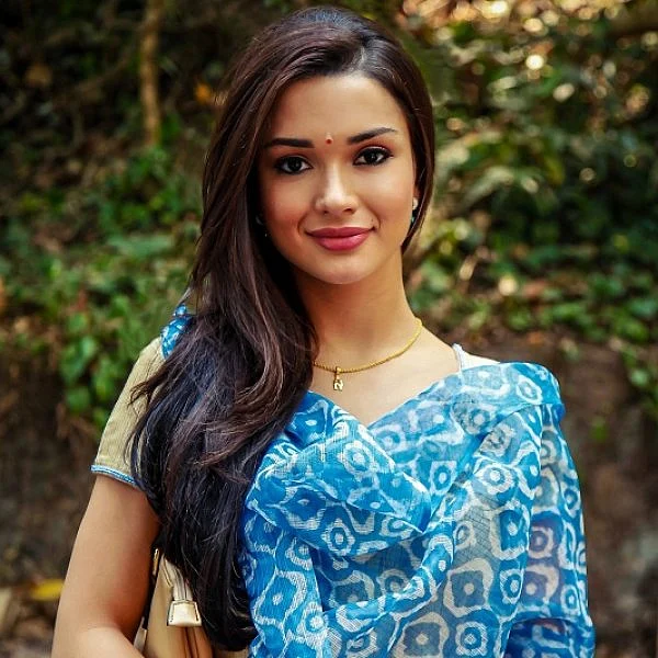 `திருமணம் நடக்கும் ஆண்டு, நடைபெறும் இடம்!'- அறிவித்தார் எமி ஜாக்சன்