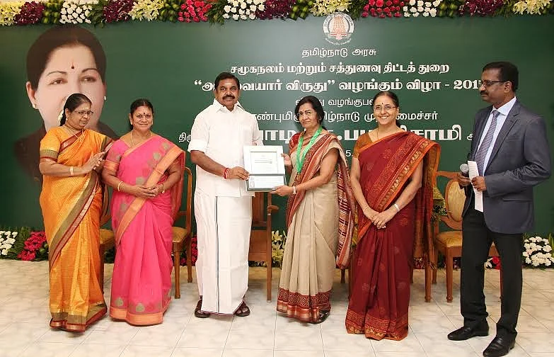 30 ஆண்டுகளுக்கு மேலாக சமூக சேவை! பத்மா வெங்கட்ராமனுக்கு தமிழக அரசு விருது!