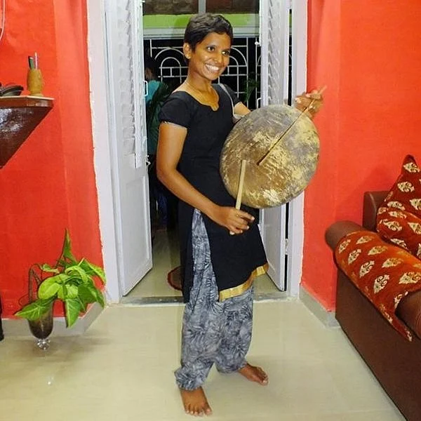 ''பறை மூலமா என் வலிகளைக் கடக்கிறேன்!'' - 'சங்கர் தனிப்பயிற்சி மையம்’ தொடங்கியிருக்கும் கெளசல்யா
