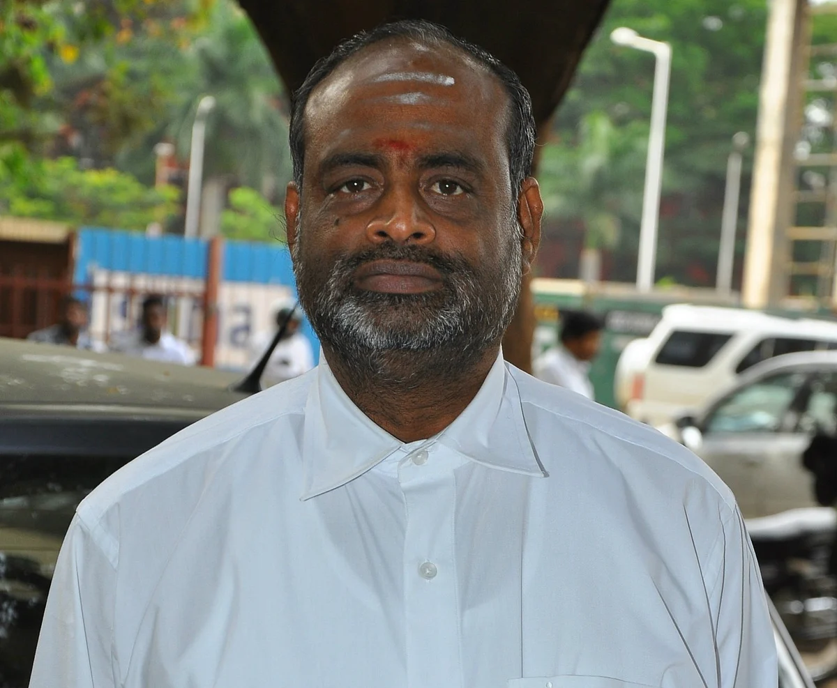 அரசு மருத்துவமனையில் அ.தி.மு.க அம்மா அணி எம்.பி நவநீதகிருஷ்ணன் அனுமதி