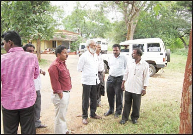 ஐந்து துளைகள்.. 800 அடி ஆழம்... 1,000 மூட்டை சிமென்ட்!