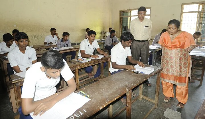 466 மாணவர்கள் பன்னிரெண்டாம் வகுப்புத் தேர்வு எழுதவில்லை..! ஆசிரியர்கள் அதிர்ச்சி