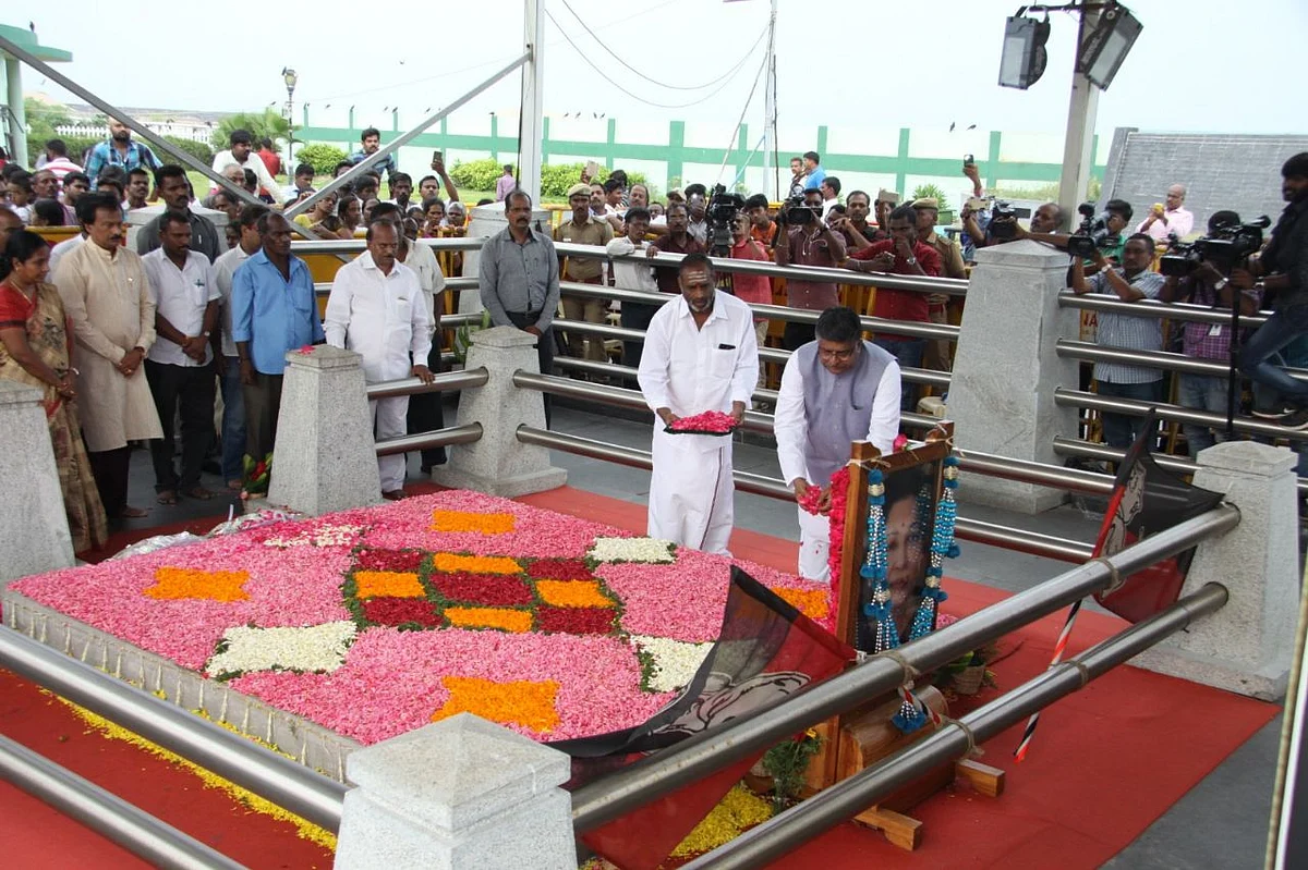 தமிழக அரசு நடவடிக்கைகளில் மத்திய அரசு தலையிடவில்லை..! மத்திய அமைச்சர் ரவிசங்கர் பிரசாத்