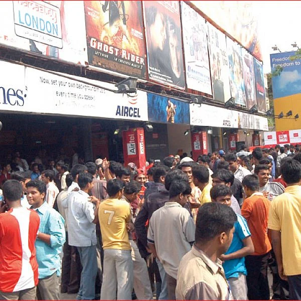தியேட்டர் கொள்ளைகளுக்குத் தீர்வு என்ன? - பார்க்கிங் முதல் பாப்கார்ன் வரை...