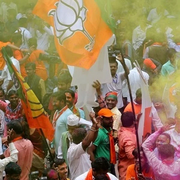 கர்நாடகாவில் யார் ஆட்சி... என்ன செய்யப்போகிறார் ஆளுநர்? சட்டத்தின் பார்வையும்... அரசியல் பார்வையும்....!
