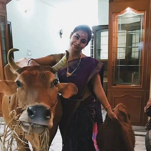 சென்னையில் வீடு, அடுத்தடுத்து மூன்று படம்... ஶ்ரீரெட்டி ஹேப்பி அண்ணாச்சி!