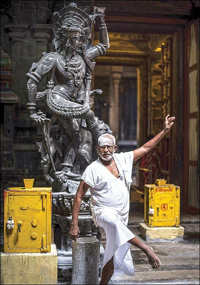 கலைஞன், மக்களுடன் உரையாட வேண்டும் - சந்ரு