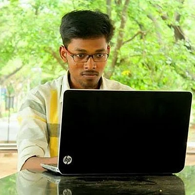 முகநூலே முதலீடு: பொறியியல் மாணவரின் புதிய கோணம்!