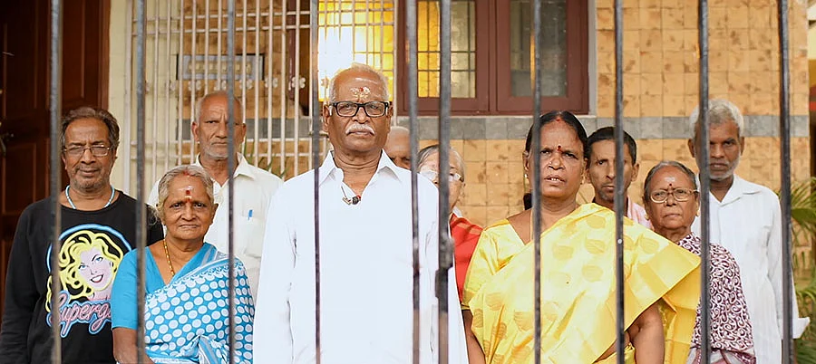 கொஞ்சம் அன்பு தர முடியுமா? #NeedHelp Sponsored Content
