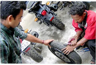 பஞ்சர் போடுவது எப்படி?