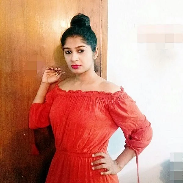 "கடை திறப்பு விழாவுக்குக் கூப்பிடுறவங்க, என்ன கன்டிஷன் போடுறாங்க தெரியுமா?!" - நிஷா