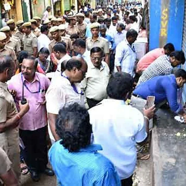 சென்னை பாரிஸ் பூக்கடைகள் கோயம்பேடுக்கு மாற்றம்..?! தீர்ப்பு யாருக்குச் சாதகம்?
