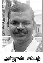 ”கோட்சேவுக்கு சிலை வைத்தால் சிவராசனுக்கும் வைக்க சம்மதிப்பார்களா?”