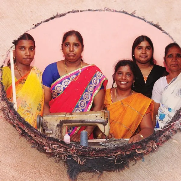 பாலிஷ் மாப் பண்ணலாம் வாங்க! - சௌந்தர்யா