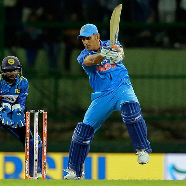 தோனியின் பேட்டிங்கில் ஏற்பட்ட அந்த 2 மாற்றங்கள்! #Dhoni300