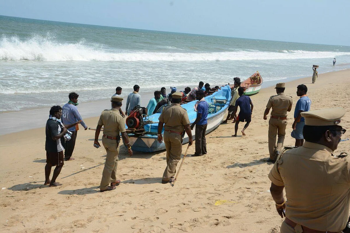 மெரினாவில் திடீர் போலீஸ் குவிப்பு! போராட்ட வதந்தியால் பரபரப்பு