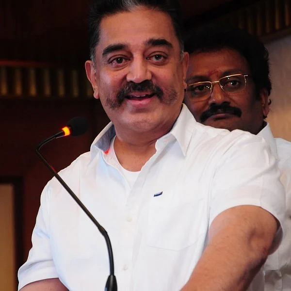 ``என் சின்ன வயசுல இருந்து இதைத்தான் சொல்றாங்க!' - திராவிடக் கட்சிகளைக் கலாய்த்த கமல்ஹாசன்
