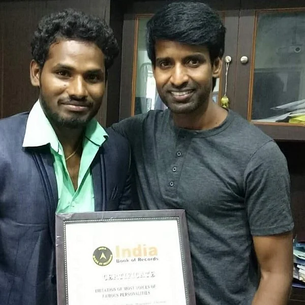 6 நிமிடங்களில் 120 குரல்கள்... இந்தியன் புக் ஆஃப் ரெக்கார்ட்ஸ்... லிம்கா புக் ஆஃப் ரெக்கார்ட்ஸ்..! - அசத்திய ஹானஸ்ட் ராஜ்