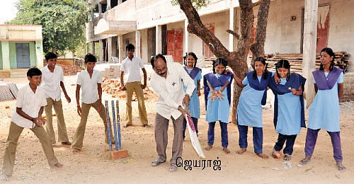 இவர் சென்டம் வாத்தியார் !