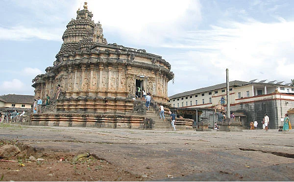 துங்கா நதி தீரத்தில்... - 19