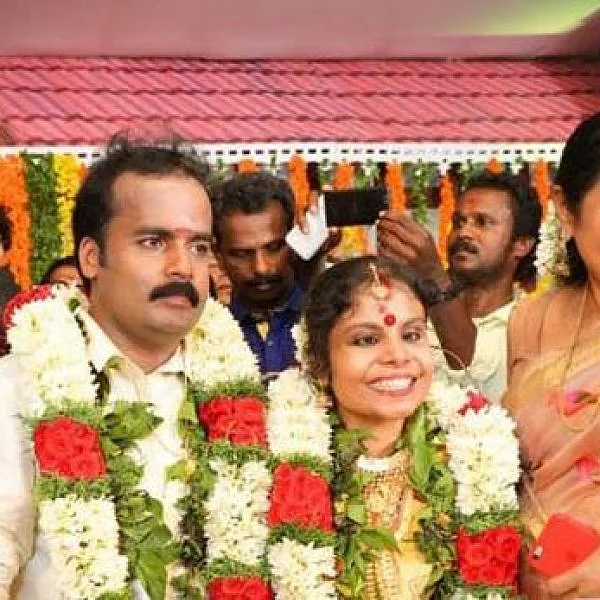 `பார்வை கிடைக்க காத்துட்டிருக்கேன்' - புது மணப்பெண் வைக்கம் விஜயலட்சுமி நெகிழ்ச்சி!
