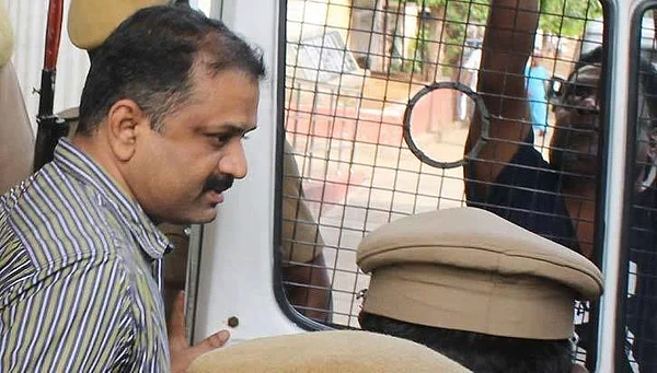 கோபால் கோட்சேவுக்கு ஒரு நீதி... பேரறிவாளனுக்கு ஒரு நீதியா...?