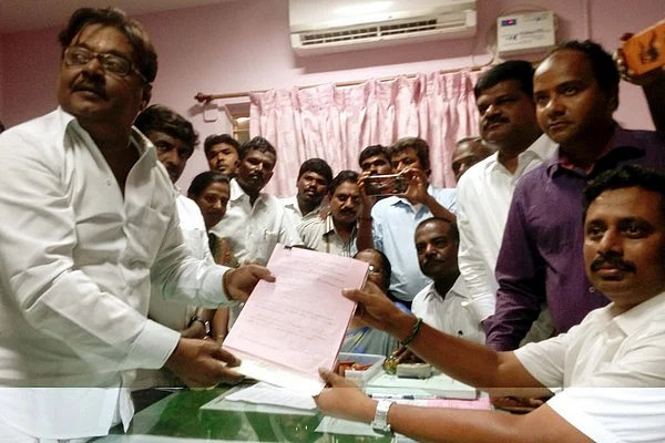 ஸ்டாலின், விஜயகாந்த், திருமாவளவன் வேட்பு மனு தாக்கல்! கலகல விவரங்கள்