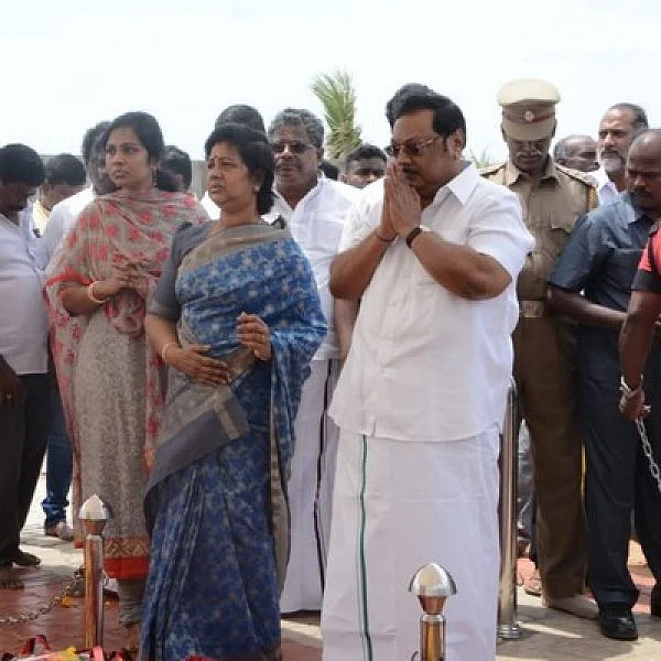 `10,000 வண்டி... 50,000 பேர்... ஆன்லைன் ட்ரெண்டிங்..!’ - அழகிரிக்காக துரை தயாநிதியின் ஸ்கெட்ச் #VikatanExclusive