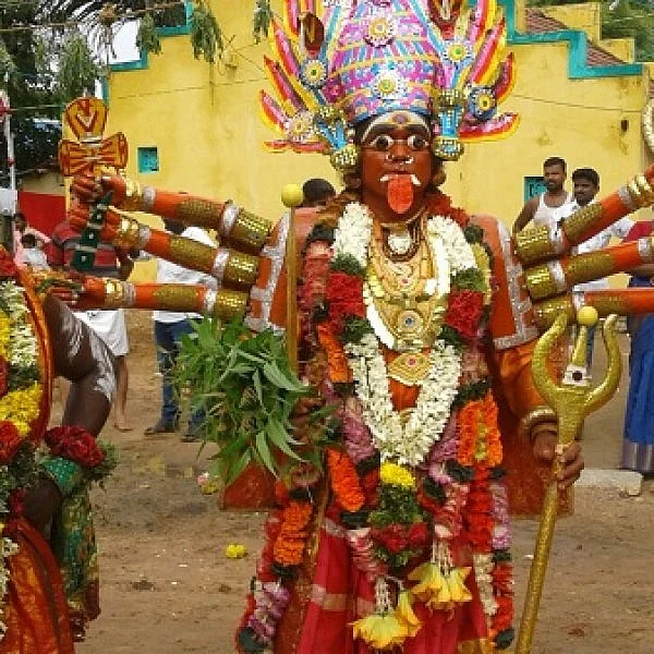 ``ரிட்டையர்டு ஆனதும் ஊர் ஊரா போய் வேஷம் கட்டணும்!’’ - `ஏலேலங்கடியோ’ குழுவின் வங்கி அதிகாரி