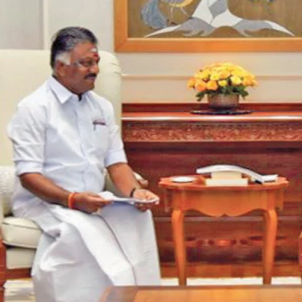 மிஸ்டர் கழுகு: “ஒதுங்கி டெல்லி வந்துவிடுகிறேன்!” - மோடியிடம் பதவி கேட்ட ஓ.பி.எஸ்
