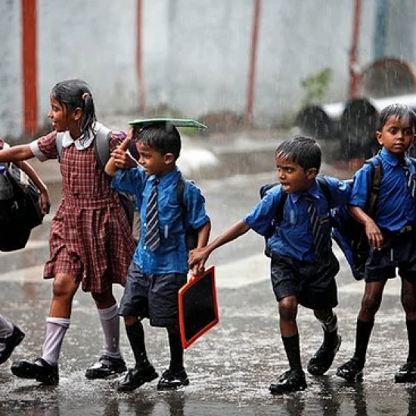 மழை பெய்தால் `நோ லீவ்'! பள்ளிக் கல்வித் துறை புதிய கட்டுப்பாடு
