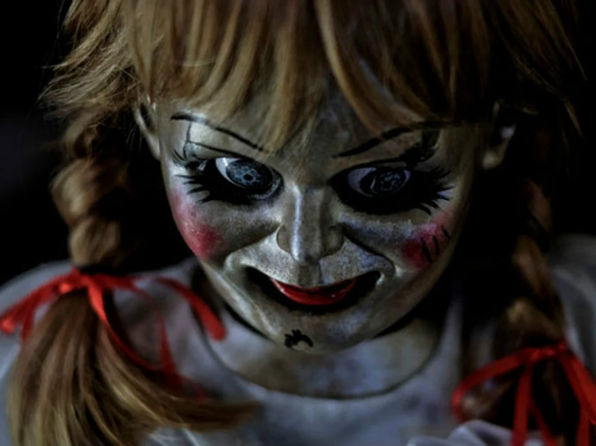 "அனபெல்லுக்கு உன் ஆன்மாவைக் கொடு!" - #AnnabelleComesHome டிரெய்லர்