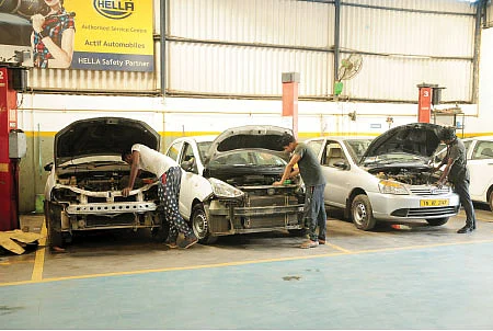 தனியார் சர்வீஸில் காரை விடலாமா?