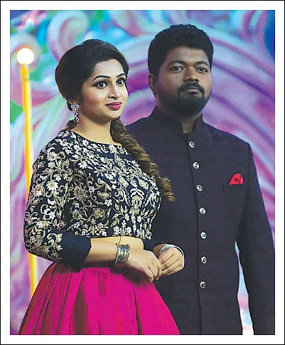 அவள் விருதுகள் - பெண்ணென்று கொட்டு முரசே!