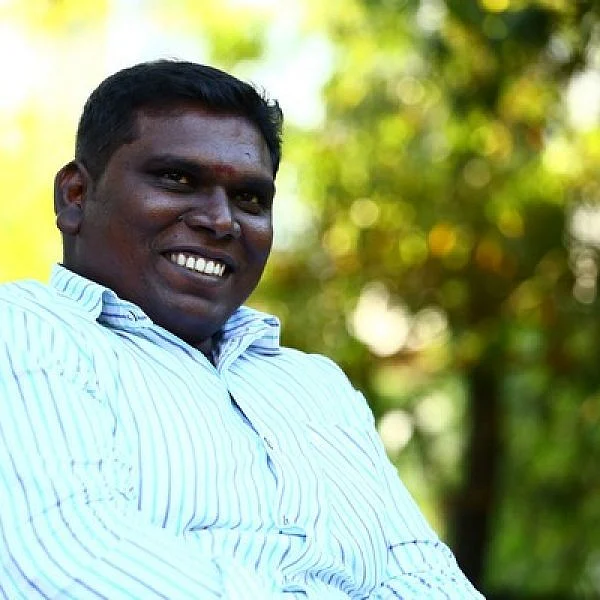 "நா.முத்துக்குமாருக்கும் எனக்கும் சண்டை வந்தா, வாய்ப்பு தர்றேன்னார் ராம்!" - பாடலாசிரியர் கருணாகரன்