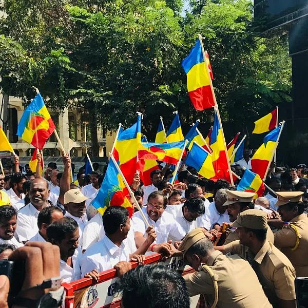 `எங்க மக்கள் பாதிக்கப்படுவாங்க!' - சேலம் ரயிலை கரூர் வரை நீட்டிக்க பா.ம.க எதிர்ப்பு