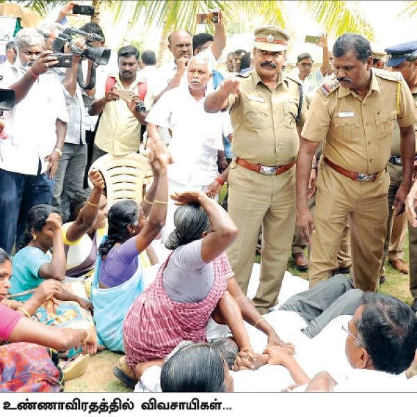 உயர் மின் கோபுரத்தால் பாதிப்பு - உச்சபட்ச கோபத்தில் விவசாயிகள்!