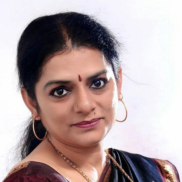 ``ப்ச்... கல்யாண வயசுலாம் போயிருச்சு... இனி எனக்கு அம்மா மட்டும்தான்!'' - `பொன்மகள் வந்தாள்' யுவஸ்ரீ
