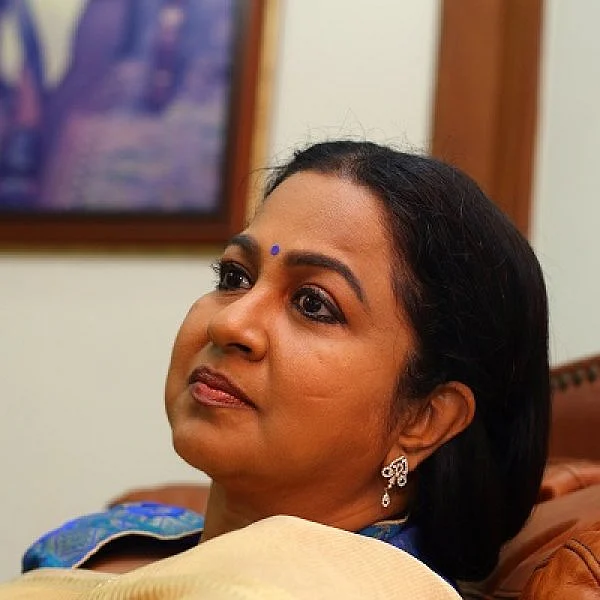 `அதே ஹோட்டலில் இன்று இருந்திருந்தால்...' - இலங்கை குண்டுவெடிப்பு குறித்து ராதிகா வேதனை!