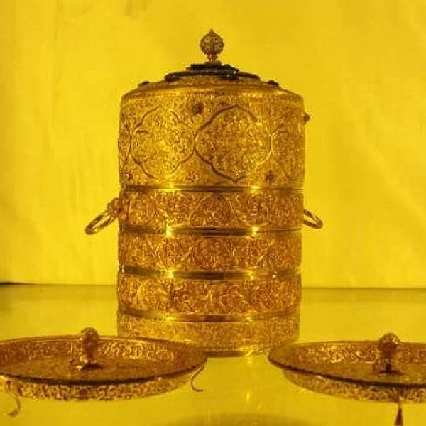 ஹைதராபாத் நிஜாமின் தங்க டிஃபன் பாக்ஸில் உண்டு மகிழ்ந்த கொள்ளையன்! வினோத திருட்டு