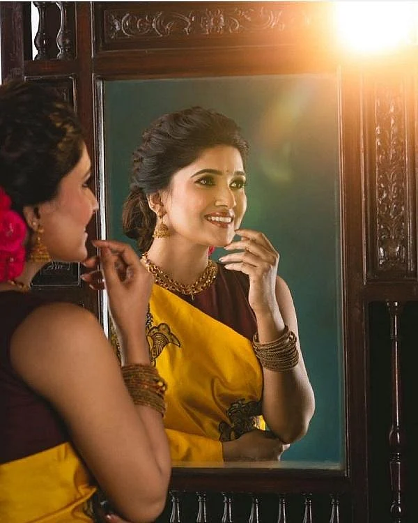 `சின்னத்திரைக்கு ஓய்வு; படங்களில் தீவிரம் காட்டி வருகிறேன்!’ - வாணிபோஜன்