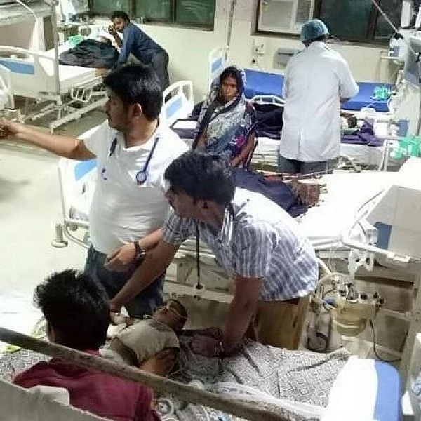 அடுத்த அதிர்ச்சி: கோரக்பூர் அரசு மருத்துவமனையில் 42 குழந்தைகள் உயிரிழப்பு
